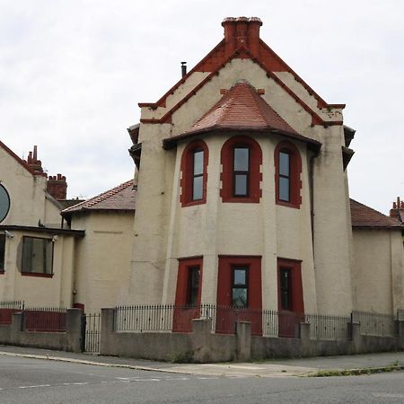 Victoria House Hotel Barrow-in-Furness Exterior photo