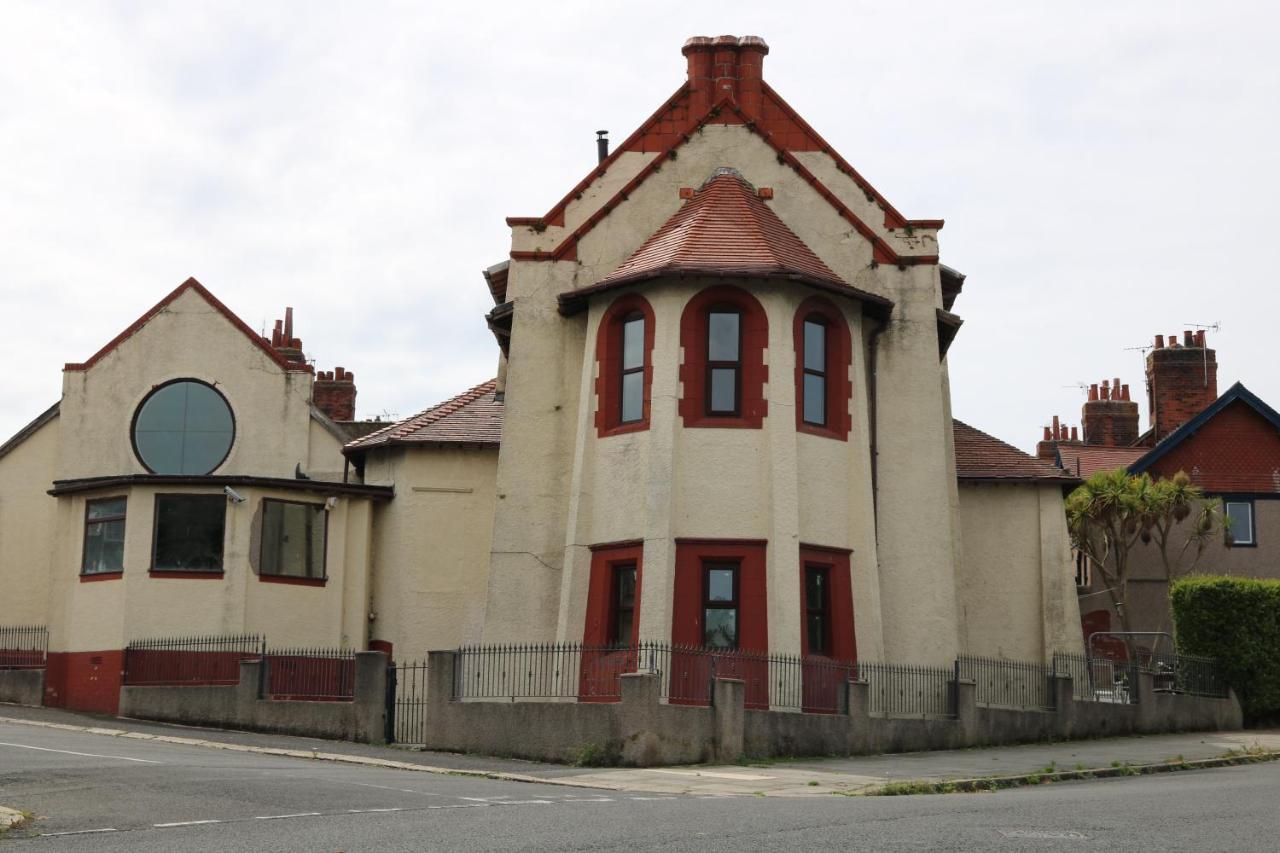 Victoria House Hotel Barrow-in-Furness Exterior photo